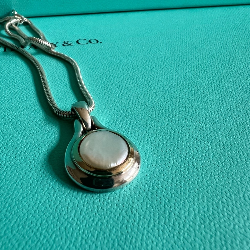 🌸🌸 Authentic Tiffany & Co. RARE Mother of Pearl Round Necklace - Picture 12 of 14